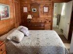 Double twin bedroom on the second floor of the cottage